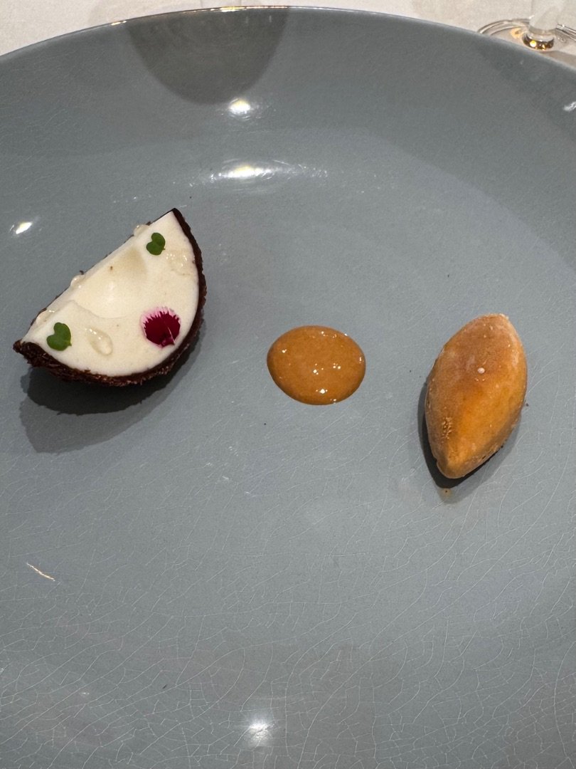 Citrus Coconut
(Coffee ice cream)