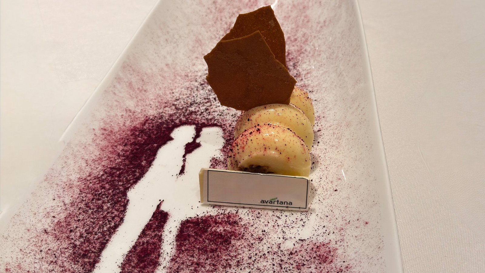 Fine dining restaurants . Avaratana & The Table
