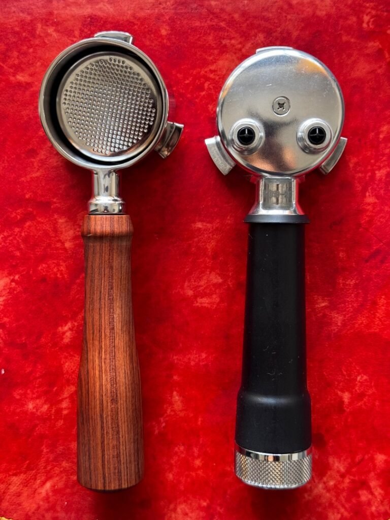spouted and bottomless portafilter for espresso